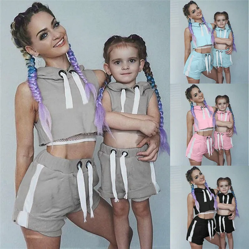 Summer Parent-Child Outfit Mother Daughter Women Girls Family Matching Casual Outdoor Clothes Hooded Crop Tops+Shorts Set 2pcs
Summer Parent-Child Outfit Mother Daughter Women Girls Family Matching Casual Outdoor Clothes Hooded Crop Tops+Shorts Set 2pcs