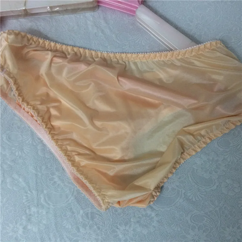 2018 new Sexy Bikini Briefs Male Underwear Panties Cueca Shorts Mens Underwear thin Briefs jockstrap Men's smooth elastic soft
2018 new Sexy Bikini Briefs Male Underwear Panties Cueca Shorts Mens Underwear thin Briefs jockstrap Men's smooth elastic soft
