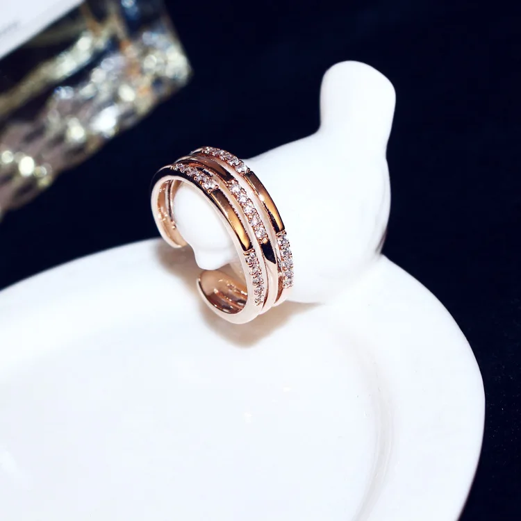 Exquisite shiny double row Zircon Ring small square Zircon C-shaped double Resizable Rose Gold Ring
Exquisite shiny double row Zircon Ring small square Zircon C-shaped double Resizable Rose Gold Ring