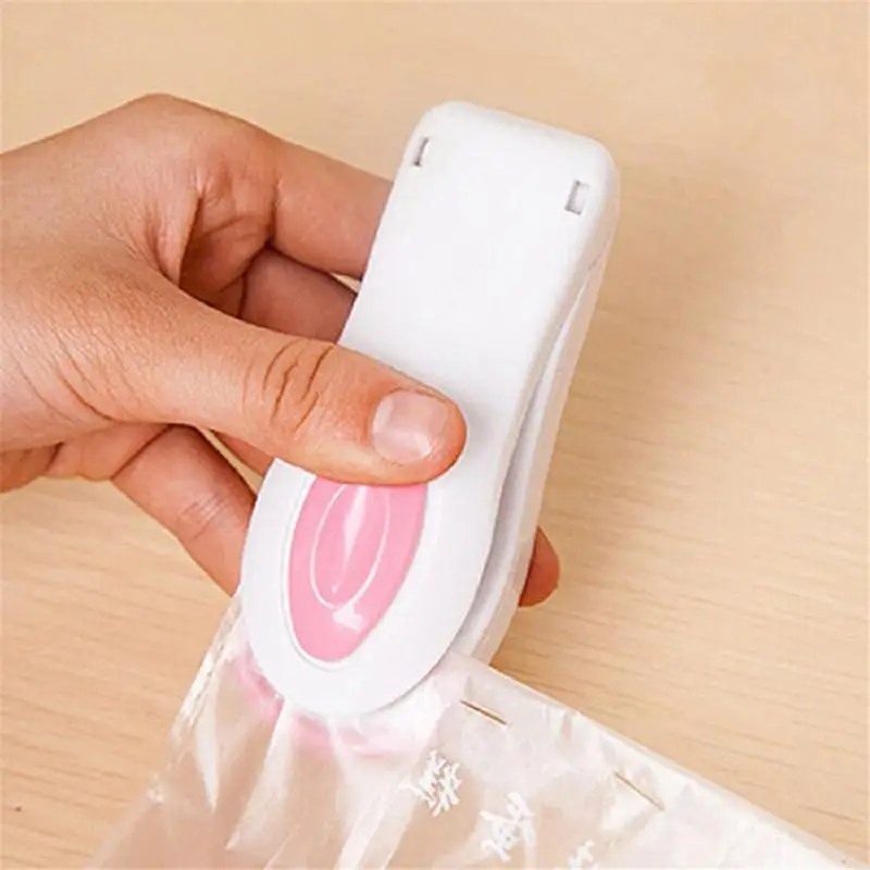2019 NEW Mini Handheld Electric Bag Sealing Machine Clips Portable Impulse Sealer Seal Plastic Work Packaging Bag 6 Colors
2019 NEW Mini Handheld Electric Bag Sealing Machine Clips Portable Impulse Sealer Seal Plastic Work Packaging Bag 6 Colors