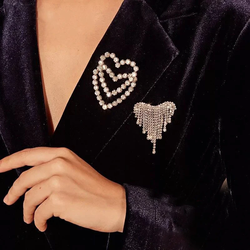 luxury elegant trendy heart brooches for women rhinestone crystal brooch pins wedding jewelry wholesale christmas gift
luxury elegant trendy heart brooches for women rhinestone crystal brooch pins wedding jewelry wholesale christmas gift