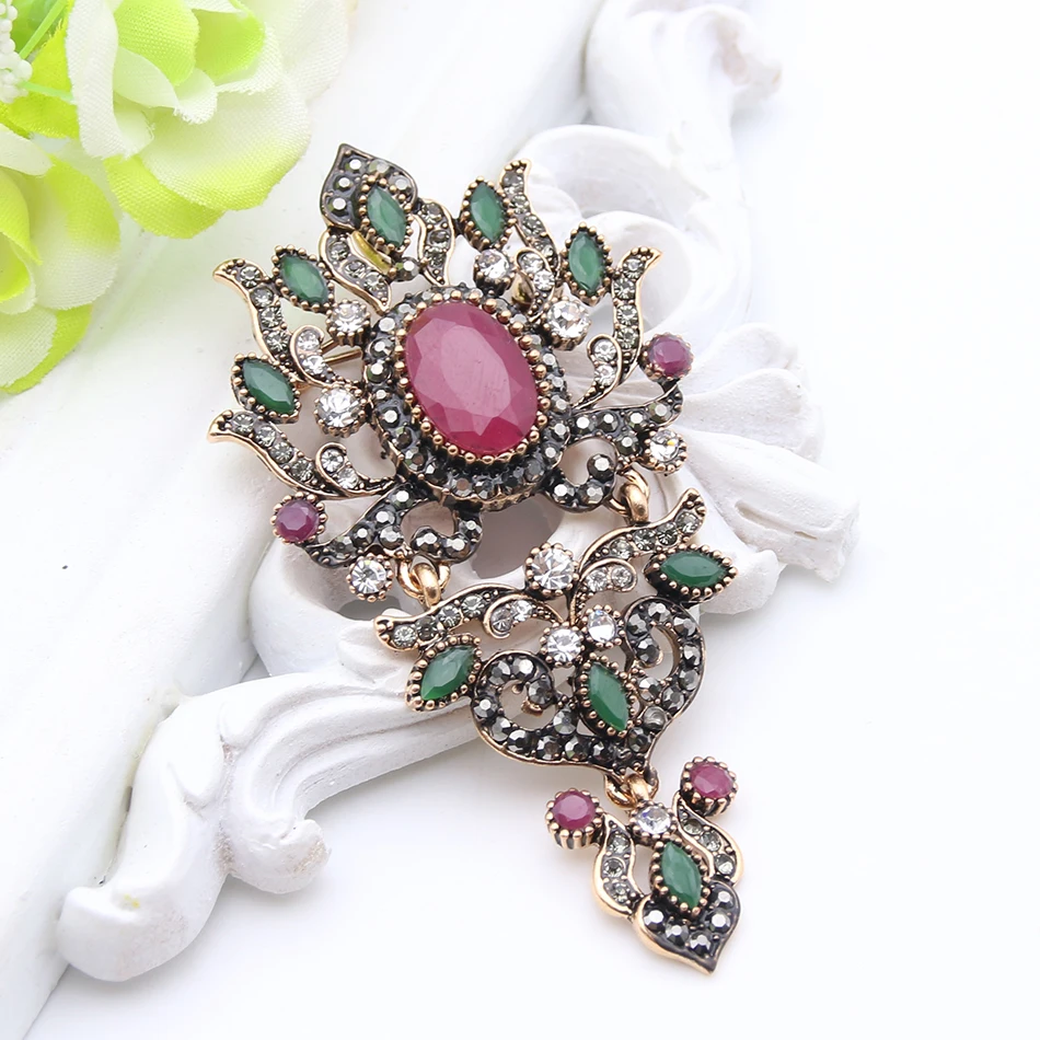 Morocco Antique Women Water Drop Broches Gold Color Crystal Floral Design High Quality Brooches Ladies Engagement Party Bijoux
Morocco Antique Women Water Drop Broches Gold Color Crystal Floral Design High Quality Brooches Ladies Engagement Party Bijoux