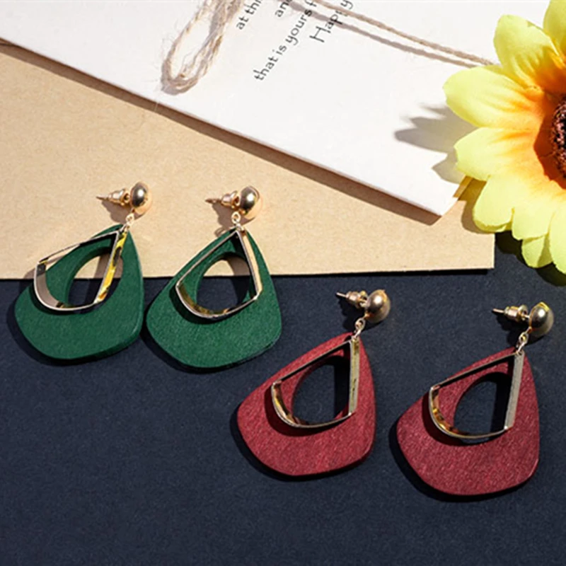 E0368 Vintage Red Irregular Geometry Drop Earrings For Women High Quality Ear Jewelry For Party Banquet Exquisite Gift Drop Ship
E0368 Vintage Red Irregular Geometry Drop Earrings For Women High Quality Ear Jewelry For Party Banquet Exquisite Gift Drop Ship