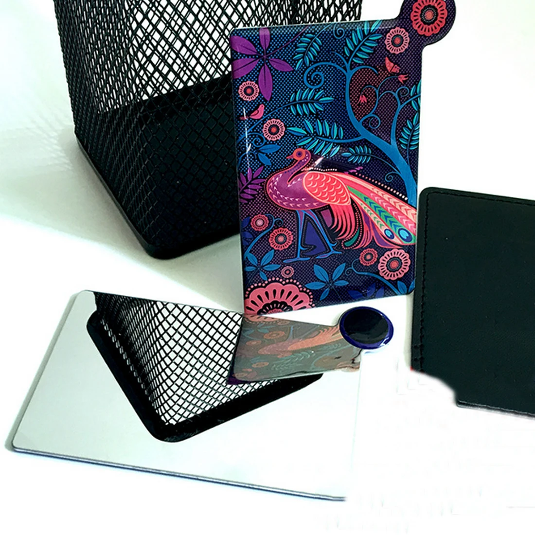 Unbreakable Satinless Steel Card Makeup Mirror 1 PC Random Pattern PU Sleeve Shatterproof Pocket Portable Mirror Compact
Unbreakable Satinless Steel Card Makeup Mirror 1 PC Random Pattern PU Sleeve Shatterproof Pocket Portable Mirror Compact