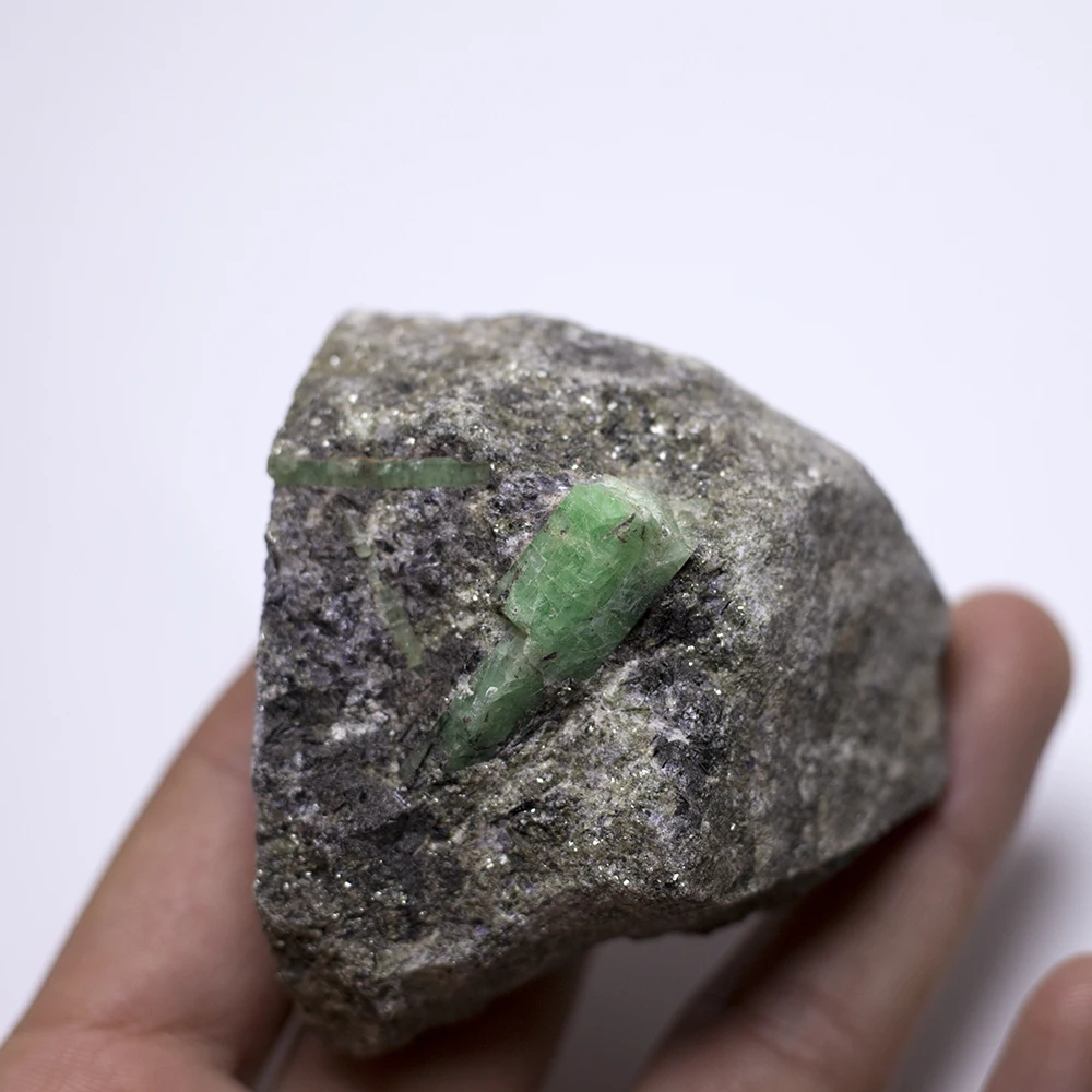 High Quality emerald quartz crystal mineral collection Special price 141g