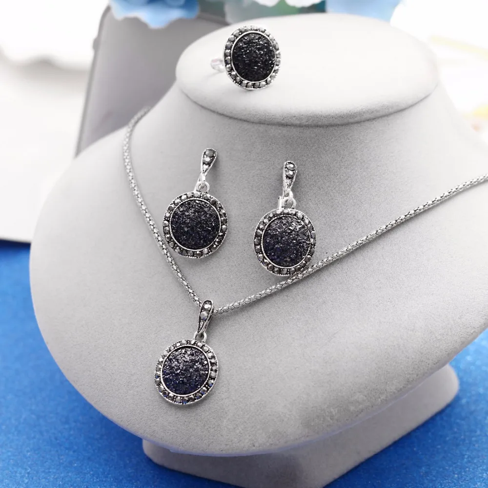 2018 Hot Sale Elegant Wedding Jewelry Sets Silver Crystal Hoop Earrings Necklace Set Crystal Jewelry Sets For Women Gifts
2018 Hot Sale Elegant Wedding Jewelry Sets Silver Crystal Hoop Earrings Necklace Set Crystal Jewelry Sets For Women Gifts