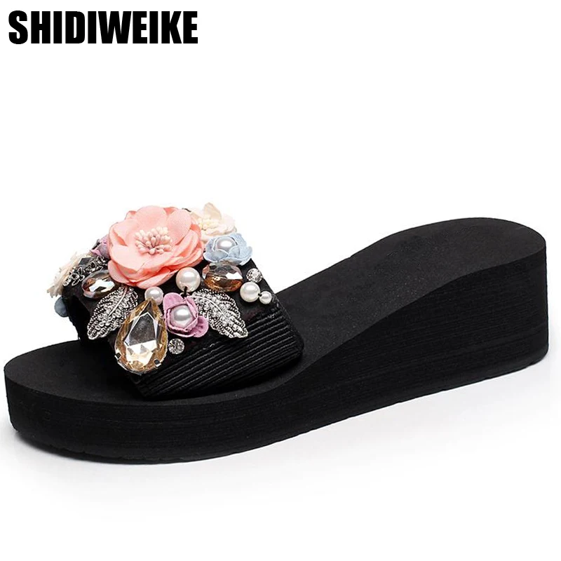 2019 new manual set auger pearl flower slippers female summer fashion wear thick bottom sandals antiskid beach shoes SIZE 35-42
2019 new manual set auger pearl flower slippers female summer fashion wear thick bottom sandals antiskid beach shoes SIZE 35-42