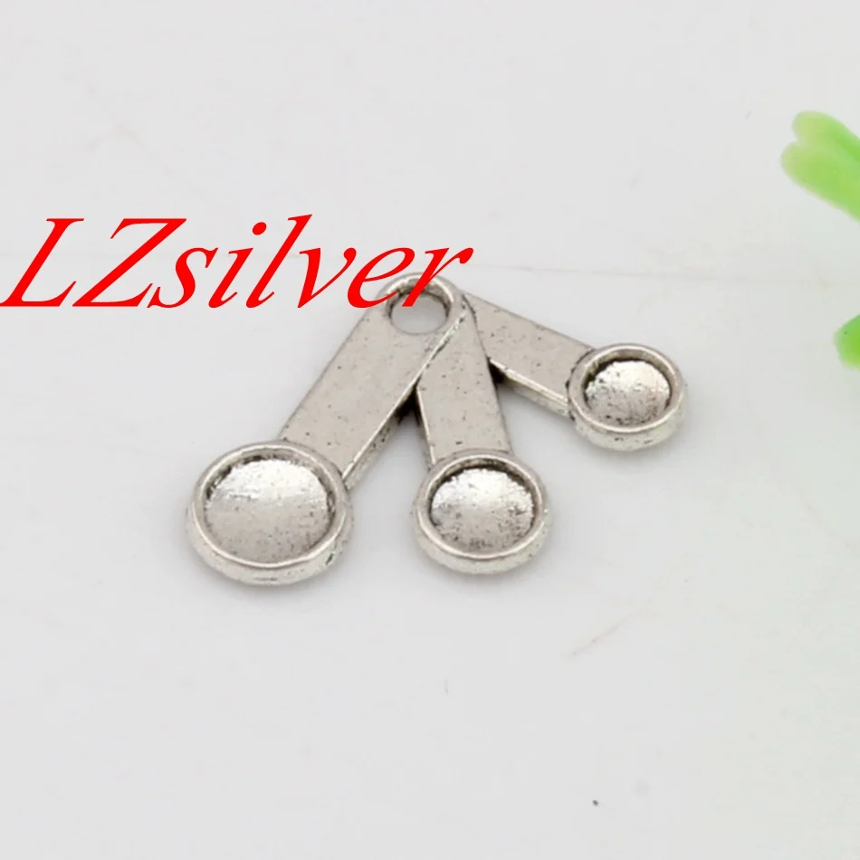 Hot Sale ! 10pcs Antique Silver Zinc Alloy Single-sided Measuring Spoons Cooking Baking Chef Kitchen charm 21x14.5mm DIY Jewelry
Hot Sale ! 10pcs Antique Silver Zinc Alloy Single-sided Measuring Spoons Cooking Baking Chef Kitchen charm 21x14.5mm DIY Jewelry