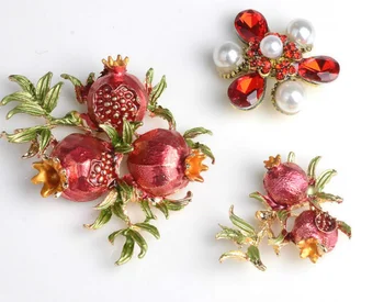 10pcs Exquisite Bridal tiara accessories pomegranate flower Popular in Europe America 5*4cm red enamel alloy 15.2g
10pcs Exquisite Bridal tiara accessories pomegranate flower Popular in Europe America 5*4cm red enamel alloy 15.2g