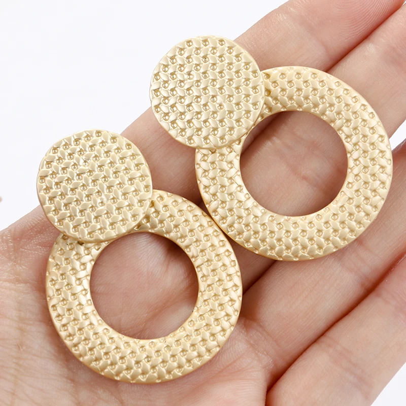 AENSOA Simple Gold Color Round Wave point Alloy Earrings For Women Geometric Statement Earrings Party Jewelry Gift Wholesale
AENSOA Simple Gold Color Round Wave point Alloy Earrings For Women Geometric Statement Earrings Party Jewelry Gift Wholesale