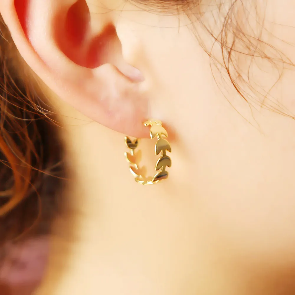 2019 Spring gold vermeil jewelry high polished leaf circle women design elegant 925 sterling silver leaves stud earring for lady
2019 Spring gold vermeil jewelry high polished leaf circle women design elegant 925 sterling silver leaves stud earring for lady