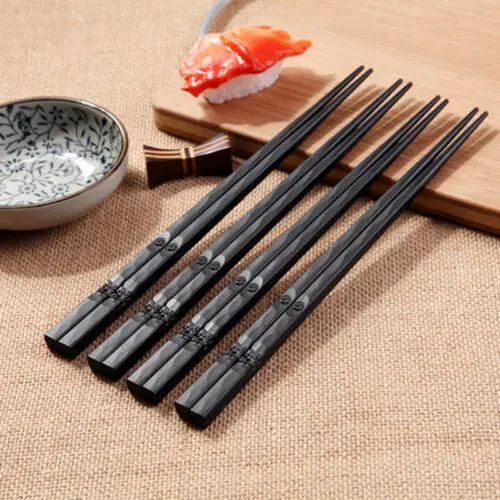 1Pair Japanese Vintage Black Flower Chopsticks Alloy Non-Slip Sushi Chop Sticks Set Chinese Gift NEW Chopsticks Tableware
1Pair Japanese Vintage Black Flower Chopsticks Alloy Non-Slip Sushi Chop Sticks Set Chinese Gift NEW Chopsticks Tableware