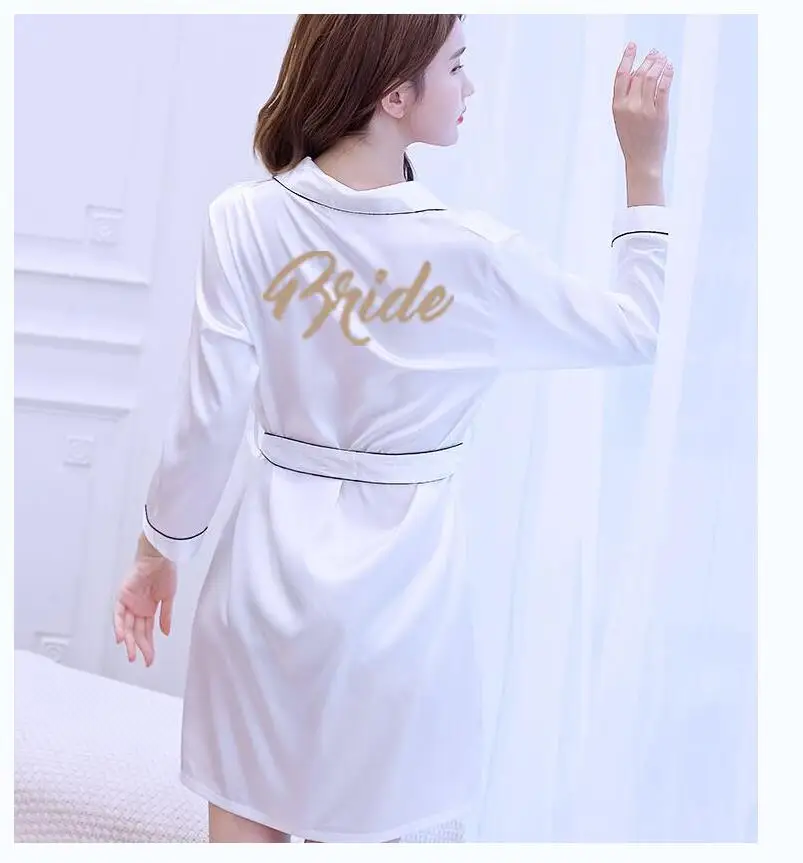 RB71 Fashio Bridal Party Robe Letter Bride on the Robe Back Women Short Satin Wedding Kimono Sleepwear Spa Robes for Ladies
RB71 Fashio Bridal Party Robe Letter Bride on the Robe Back Women Short Satin Wedding Kimono Sleepwear Spa Robes for Ladies