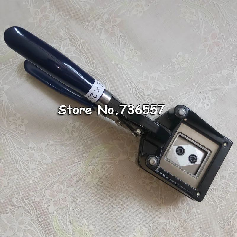 Hand Held Passport ID License Photo Punch Cutter for ID Card Photo,ID Card Slitter, 42mmx55mm round corner R2mm
Hand Held Passport ID License Photo Punch Cutter for ID Card Photo,ID Card Slitter, 42mmx55mm round corner R2mm