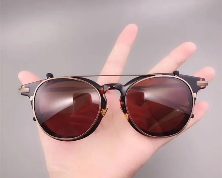 Fashion Vintage style Round Eyeglasses Frames Or clip Sunglasses Men And Women Eyewear with original package eyewear Oculos
Fashion Vintage style Round Eyeglasses Frames Or clip Sunglasses Men And Women Eyewear with original package eyewear Oculos
