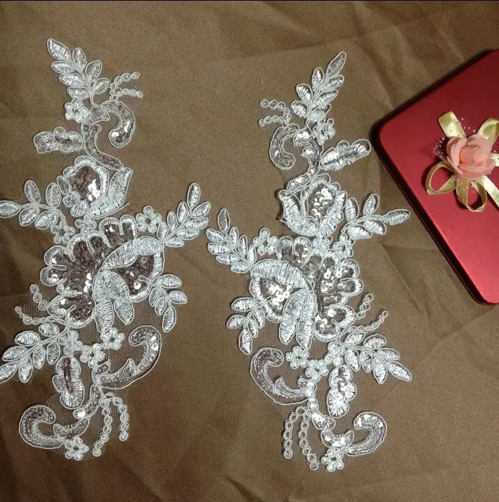 1 Pair 23*11cm Sewing Accessories Material Sequin Patches Lace Trim Decoration Ivory Craft DIY Wedding Dress Lace Appliques
1 Pair 23*11cm Sewing Accessories Material Sequin Patches Lace Trim Decoration Ivory Craft DIY Wedding Dress Lace Appliques