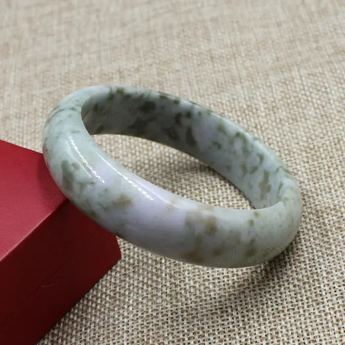 34804 Certified Grade A Natural Lavender Green Jadeite Jade Bracelet Bangle 56mm 10.20 40
34804 Certified Grade A Natural Lavender Green Jadeite Jade Bracelet Bangle 56mm 10.20 40