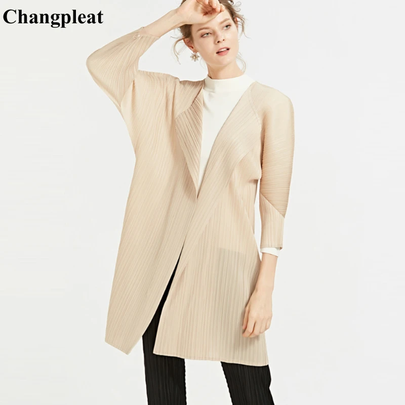 Changpleat 2019 Spring new Loose Women Trench Miyak Pleated Fashion Design Plus Size Solid Batwing Sleeve Coats Cardigan Tide T0
Changpleat 2019 Spring new Loose Women Trench Miyak Pleated Fashion Design Plus Size Solid Batwing Sleeve Coats Cardigan Tide T0
