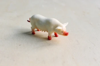 Simulation trumpet solid poultry animal toy model white sow farm cognitive ornaments 
Simulation trumpet solid poultry animal toy model white sow farm cognitive ornaments