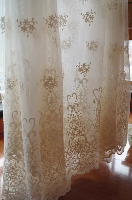 ivory lace fabric, vintage design, retro style lace with scalloped edge, wedding decors
ivory lace fabric, vintage design, retro style lace with scalloped edge, wedding decors