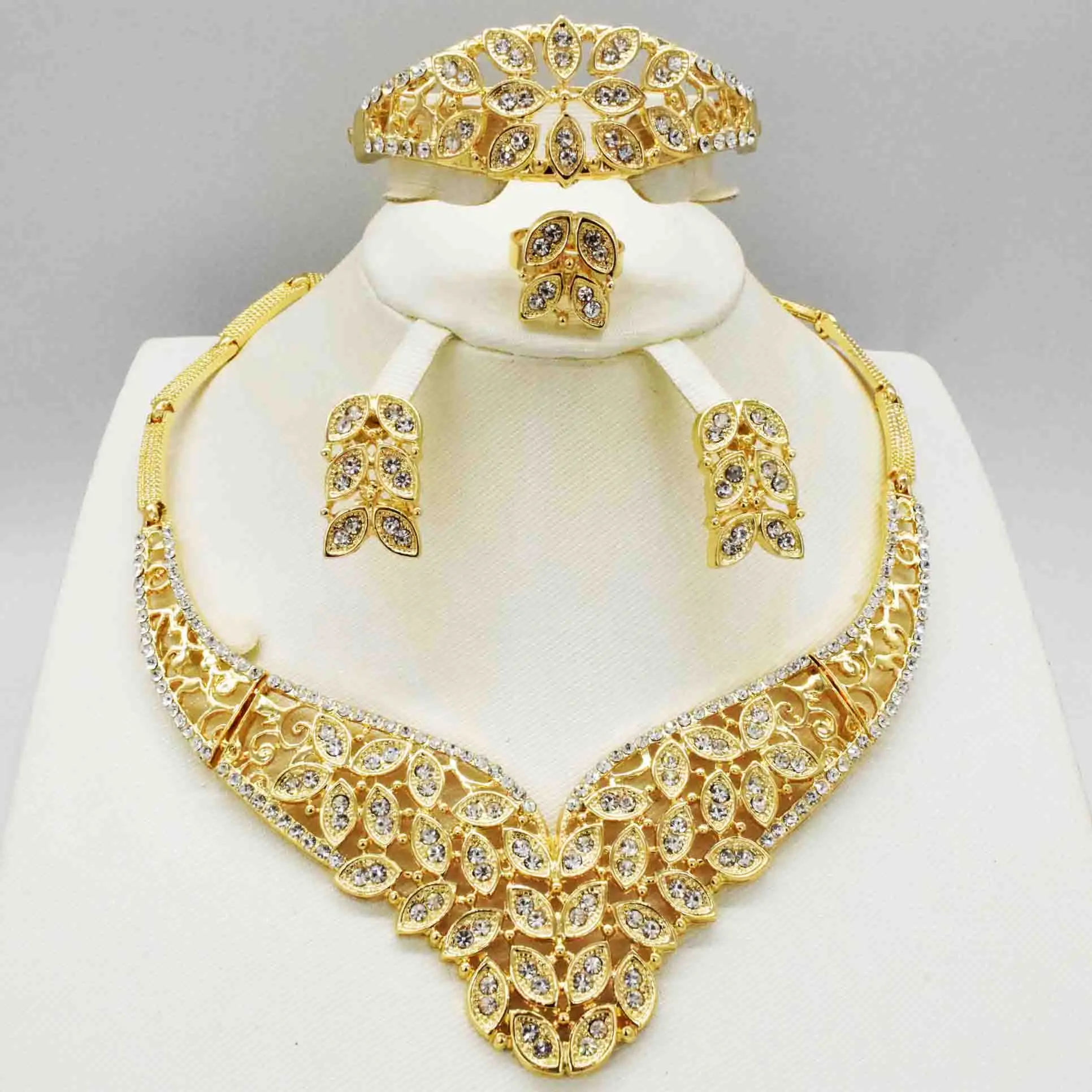 HOT Fashion wedding Dubai Africa Nigeria African Jewelry set gold-color necklace Earrings romantic woman Bridal Jewelry Sets
HOT Fashion wedding Dubai Africa Nigeria African Jewelry set gold-color necklace Earrings romantic woman Bridal Jewelry Sets