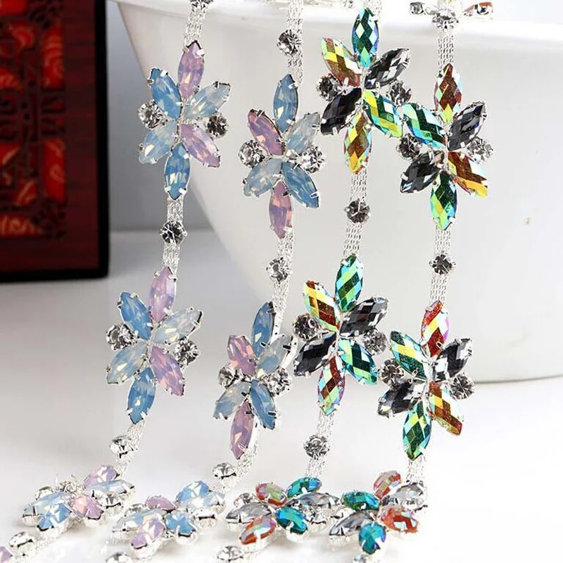 1 yd Luxury Crystal Diamante Floewer Shape Rhinestone Chain Trim Sewing Fabric Embellishments
1 yd Luxury Crystal Diamante Floewer Shape Rhinestone Chain Trim Sewing Fabric Embellishments