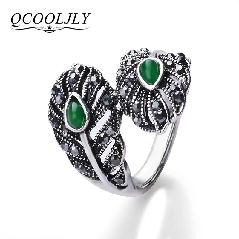 QCOOLJLY Summer Style Luxury Vintage Fine Jewelry Antique Silver Color Green Stone Crystal Punk Rock Rings For Women Dance Party
QCOOLJLY Summer Style Luxury Vintage Fine Jewelry Antique Silver Color Green Stone Crystal Punk Rock Rings For Women Dance Party