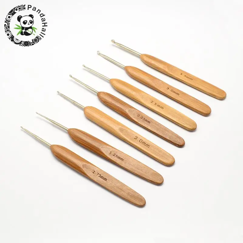 12 pcs/set Bamboo Peru Handle Iron Crochet Hooks Weave Yarn Kitting Needles Tool, Mixed Size, 133~136x13x7mm; pin: 0.5~3.5mm
12 pcs/set Bamboo Peru Handle Iron Crochet Hooks Weave Yarn Kitting Needles Tool, Mixed Size, 133~136x13x7mm; pin: 0.5~3.5mm