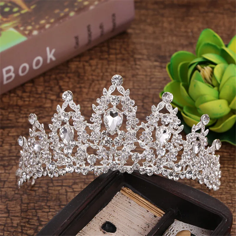 2018 Girls Pageant Crystal Tiaras And Crowns Bridal Silver White Rhinestone Wedding Tiara Red Gold Crown Hair Jewelry Women NEW
2018 Girls Pageant Crystal Tiaras And Crowns Bridal Silver White Rhinestone Wedding Tiara Red Gold Crown Hair Jewelry Women NEW