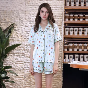 Luxury Spring Green Friut Silk Pajamas Set 2 Piece Top+Shorts Women Loungewear Satin Sleepwear Lady Nightwear Pijama Feminino
Luxury Spring Green Friut Silk Pajamas Set 2 Piece Top+Shorts Women Loungewear Satin Sleepwear Lady Nightwear Pijama Feminino