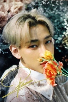 hand Signed GOT7 GOT 7 Bambam autographed photo Present:YOU &ME 3 versions 122018
hand Signed GOT7 GOT 7 Bambam autographed photo Present:YOU &ME 3 versions 122018