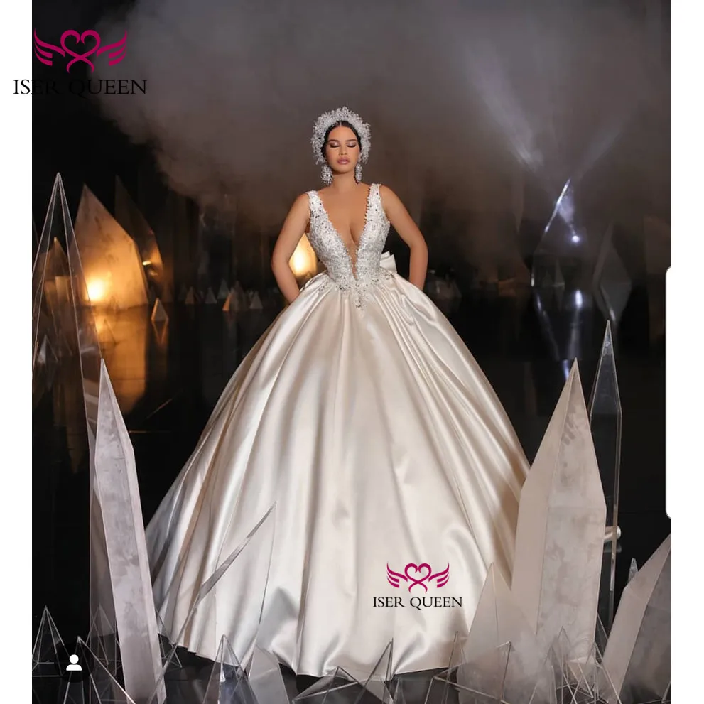 Deep V-neck with Beading and Crystal Lustrous Satin Dresses of Marriage Luxury Backless Huge Bow Chapel Train Champagne w0555
Deep V-neck with Beading and Crystal Lustrous Satin Dresses of Marriage Luxury Backless Huge Bow Chapel Train Champagne w0555