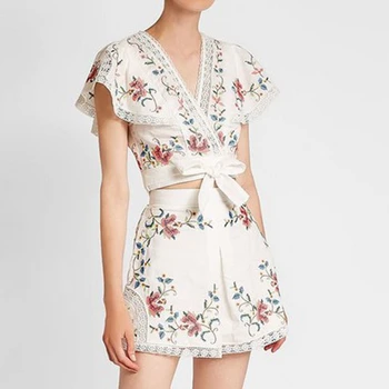 Summer Vacation Beach 2 Piece Set Women Pants Suit Vintage V-neck Flowers Embroidery Top + High Waist Shorts Set
Summer Vacation Beach 2 Piece Set Women Pants Suit Vintage V-neck Flowers Embroidery Top + High Waist Shorts Set