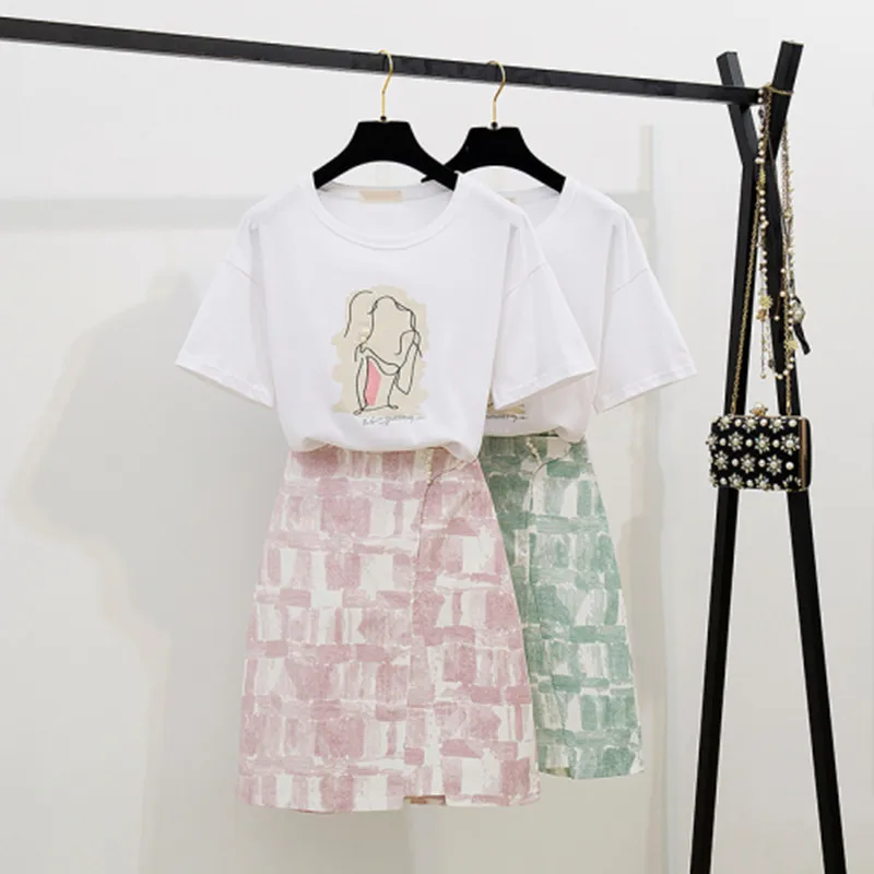 High Quality Women's Sets Short Sleeve Printed T Shirts+Mini Skirts Casual Runway Suits Female Print Graffiti Two Piece Sets
High Quality Women's Sets Short Sleeve Printed T Shirts+Mini Skirts Casual Runway Suits Female Print Graffiti Two Piece Sets
