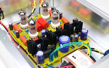 GZLOZONE HIFI tube preamplifier reference Hetian Mau's circuit amplifiercontain shuguang 12AT7 tubes
GZLOZONE HIFI tube preamplifier reference Hetian Mau's circuit amplifiercontain shuguang 12AT7 tubes