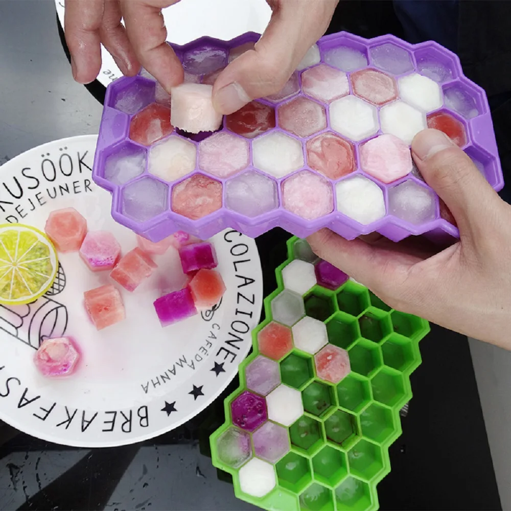 Honeycomb silicone ice tray With lid, creative stack of 37 grid ice box and easy to demould
Honeycomb silicone ice tray With lid, creative stack of 37 grid ice box and easy to demould