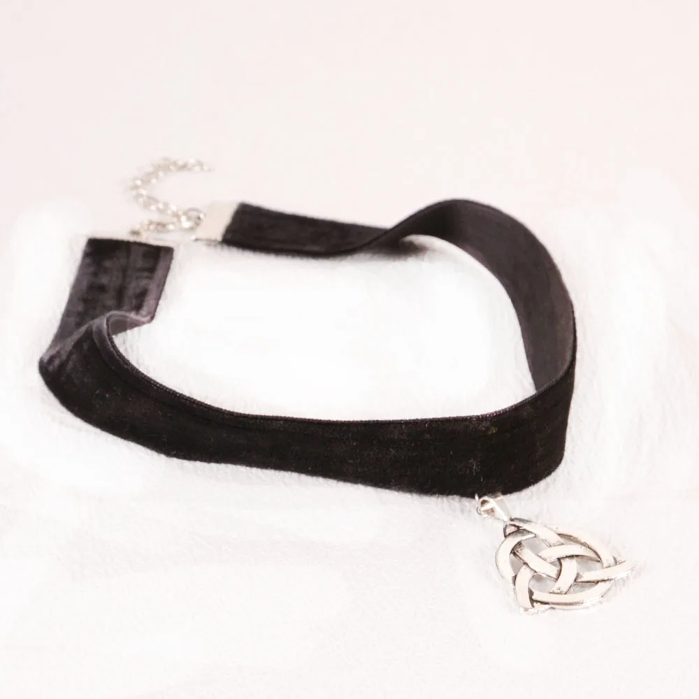 Party decoration choker necklace for women charming party perfect dress accessory for wedding
Party decoration choker necklace for women charming party perfect dress accessory for wedding