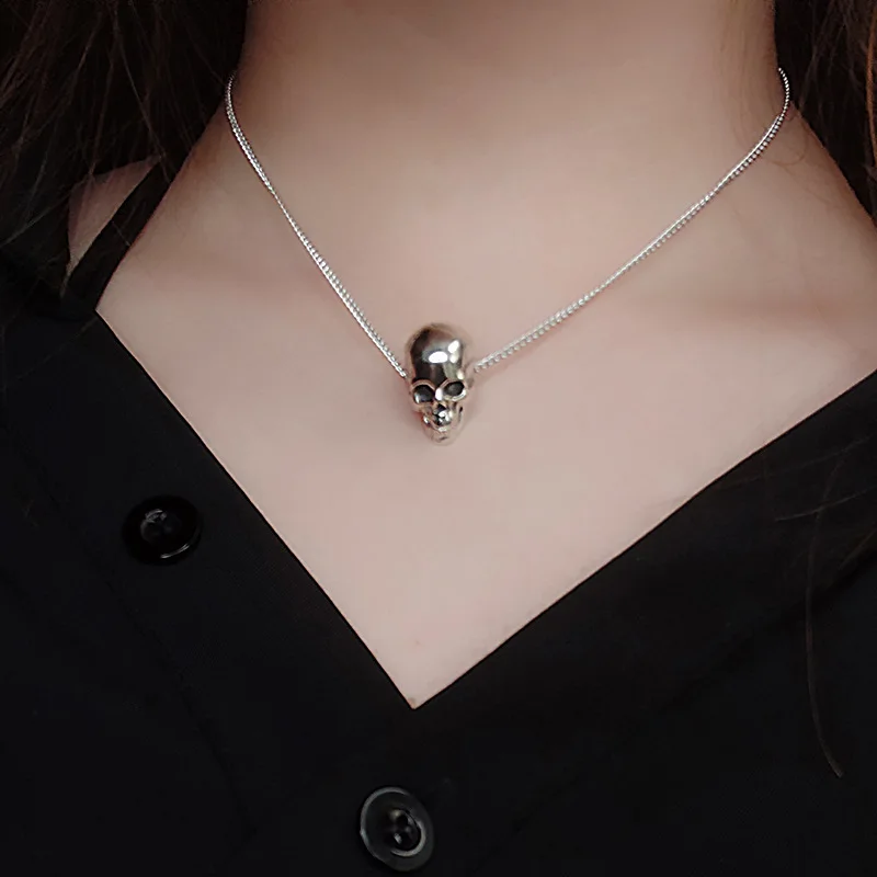 Punk Rock Style Skull Pendant Necklaces 925 Silver Jewerly Vintage Skull Personalized Chokers Necklaces For Women Luxury Jewelry
Punk Rock Style Skull Pendant Necklaces 925 Silver Jewerly Vintage Skull Personalized Chokers Necklaces For Women Luxury Jewelry