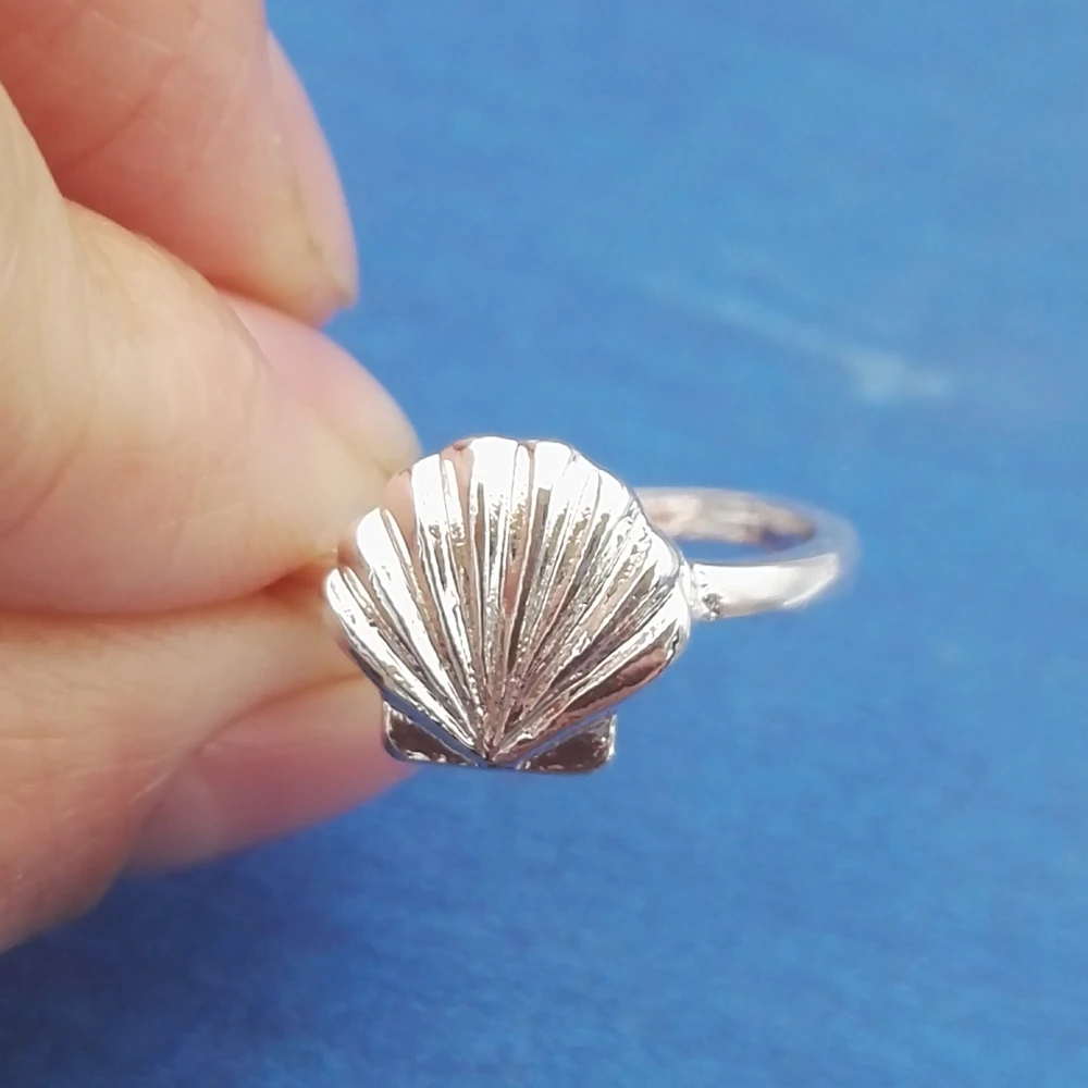 SanLan 1pcs dropshipping Simple Elegant Everyday Dainty Shell Ring Seashell Jewelry Nautical Ring Day Gift
SanLan 1pcs dropshipping Simple Elegant Everyday Dainty Shell Ring Seashell Jewelry Nautical Ring Day Gift
