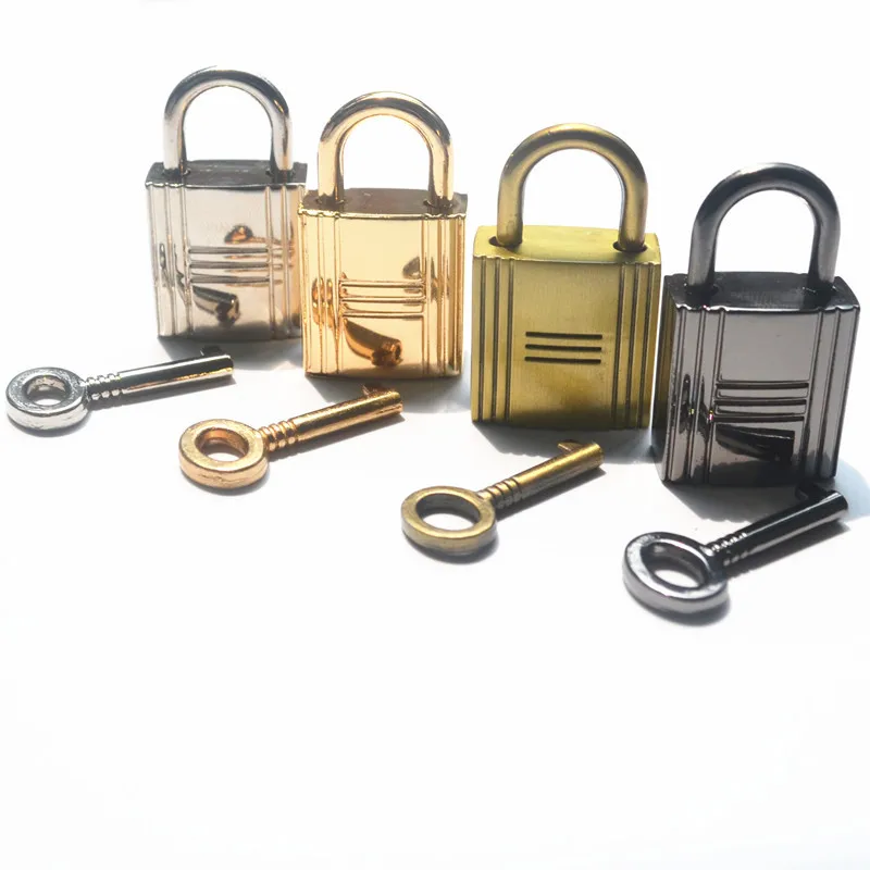 2sets metal lock key hook hanging decoration buckle for luggage padlock belt DIY handbag hardware accessories gold silver buckle
2sets metal lock key hook hanging decoration buckle for luggage padlock belt DIY handbag hardware accessories gold silver buckle
