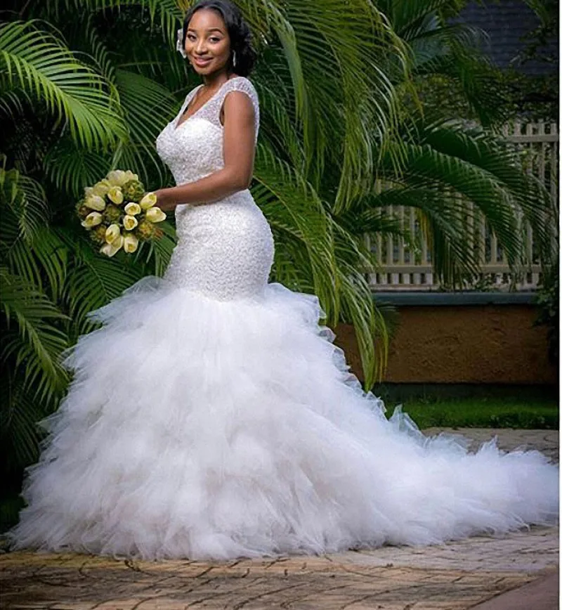 Vestidos De Novia Mermaid Wedding Dress V Neck Crystal Beadings Vintage Plus Size African Bridal Dresses 2016
Vestidos De Novia Mermaid Wedding Dress V Neck Crystal Beadings Vintage Plus Size African Bridal Dresses 2016
