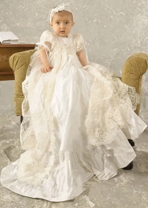 New Christening gown baby girl baptism dresses for baby girl per set cloak vestido de batizado baby vestido de noiva
New Christening gown baby girl baptism dresses for baby girl per set cloak vestido de batizado baby vestido de noiva
