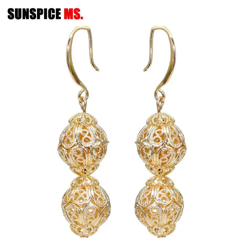 SUNSPICE-MS Fashion Gold Color Indian Earring For Women Bridal Wedding Jewelry Long Hook Dangle Earrings Hollow Flower Ball New
SUNSPICE-MS Fashion Gold Color Indian Earring For Women Bridal Wedding Jewelry Long Hook Dangle Earrings Hollow Flower Ball New