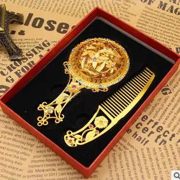 Elegant and portable princess restore ancient ways makeup mirror handle small bronze mirror combs beautiful suit
Elegant and portable princess restore ancient ways makeup mirror handle small bronze mirror combs beautiful suit
