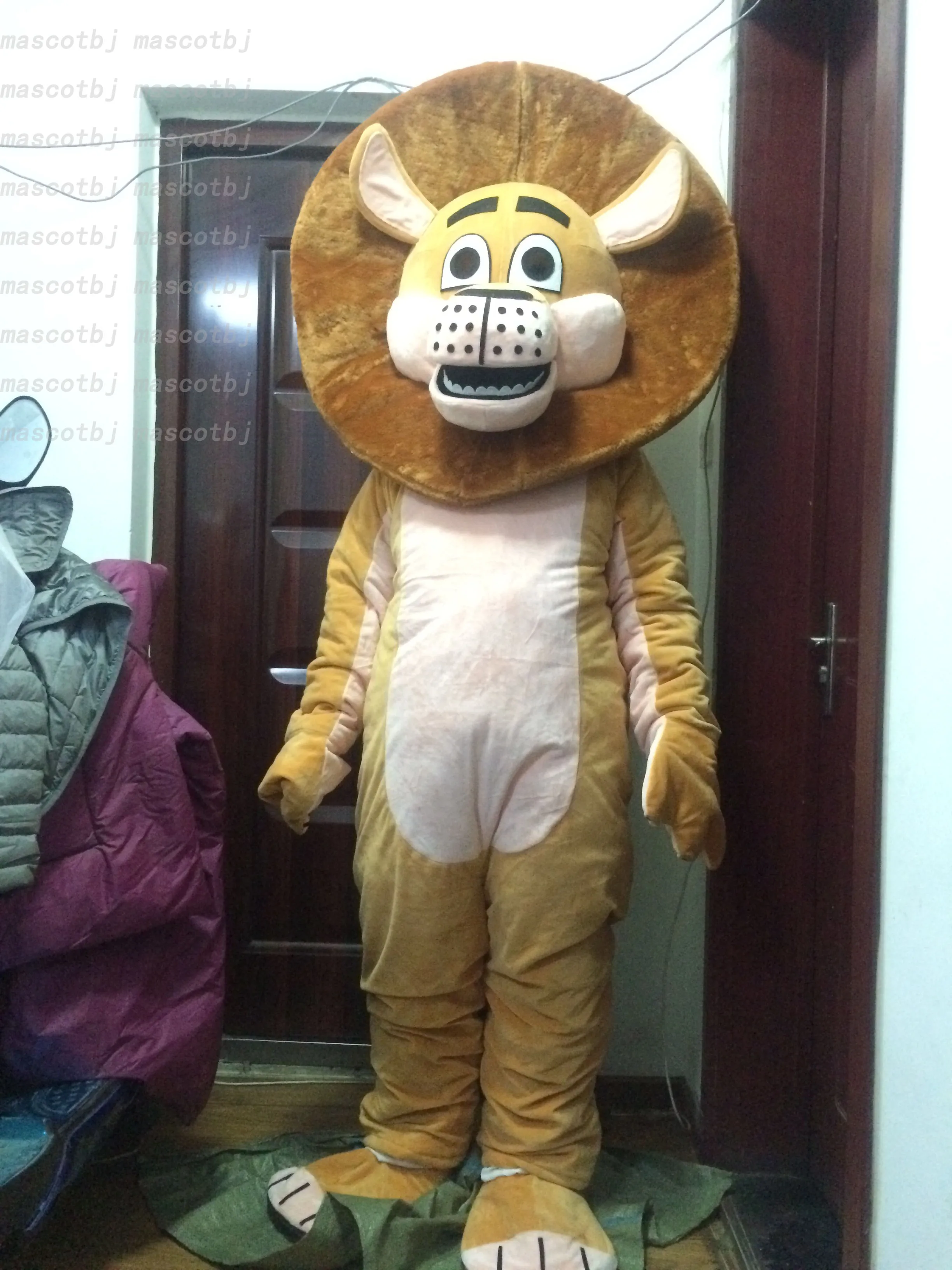 Madagascar Lion Mascot Costume Fancy Dress Cosplay Birthday Party Cosplay Factory Store Good Quality Accept Custom
Madagascar Lion Mascot Costume Fancy Dress Cosplay Birthday Party Cosplay Factory Store Good Quality Accept Custom