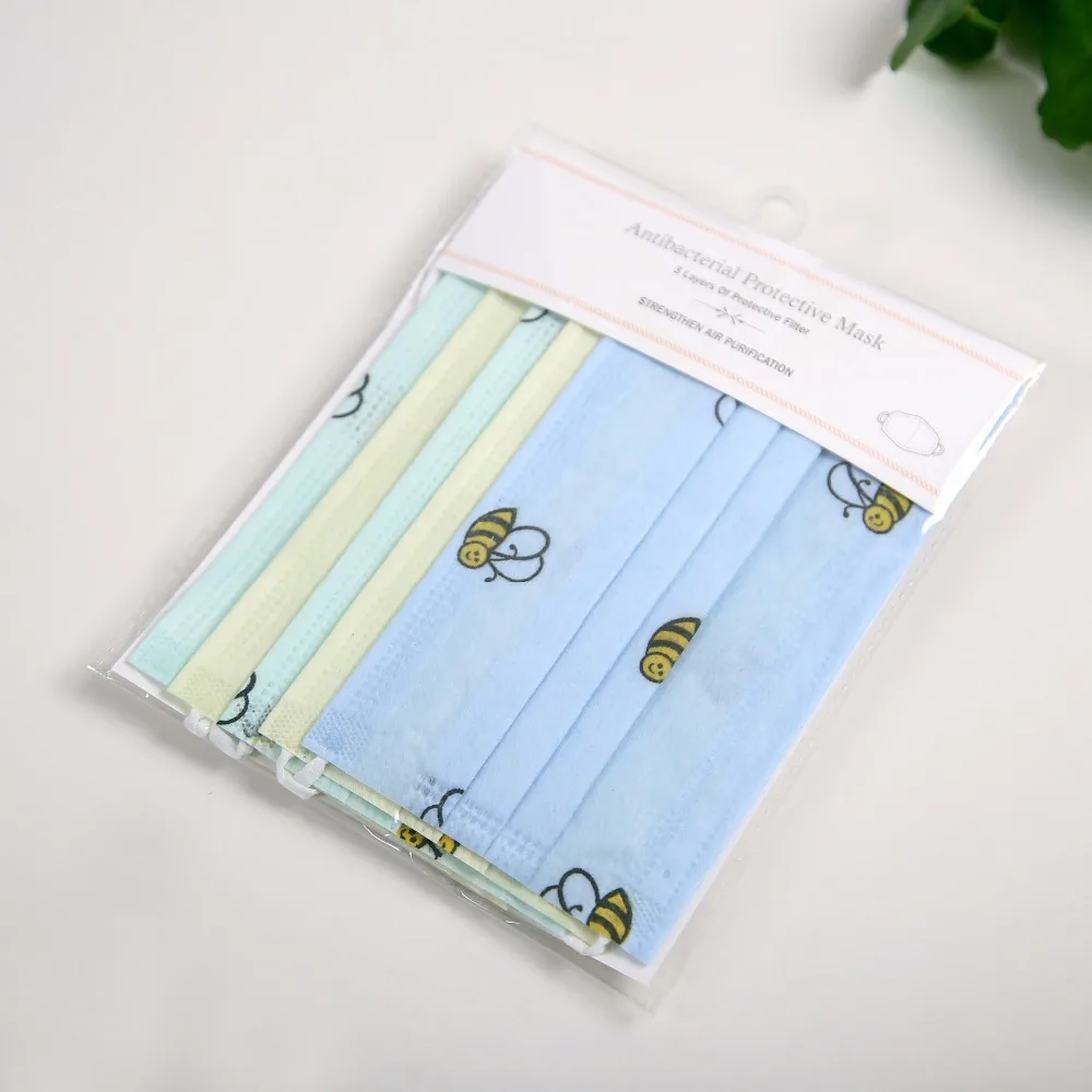 50pcs/Bags Summer New Variety of Options Optional Fashion 3 Layer Non-woven Disposable Mask Dust Sunscreen Masks Wholesalemaske
50pcs/Bags Summer New Variety of Options Optional Fashion 3 Layer Non-woven Disposable Mask Dust Sunscreen Masks Wholesalemaske
