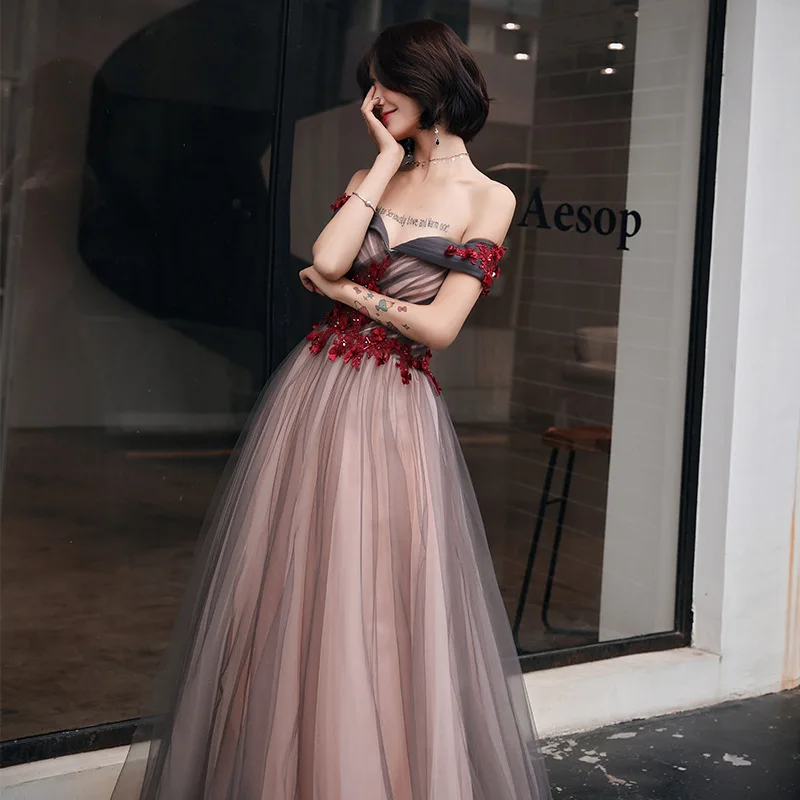 2019 New Summer Party Dress Sexy Slash Neck Women Dress Red Floral Applique Decorative Slim Long Dress Elegant Bandage Dress
2019 New Summer Party Dress Sexy Slash Neck Women Dress Red Floral Applique Decorative Slim Long Dress Elegant Bandage Dress