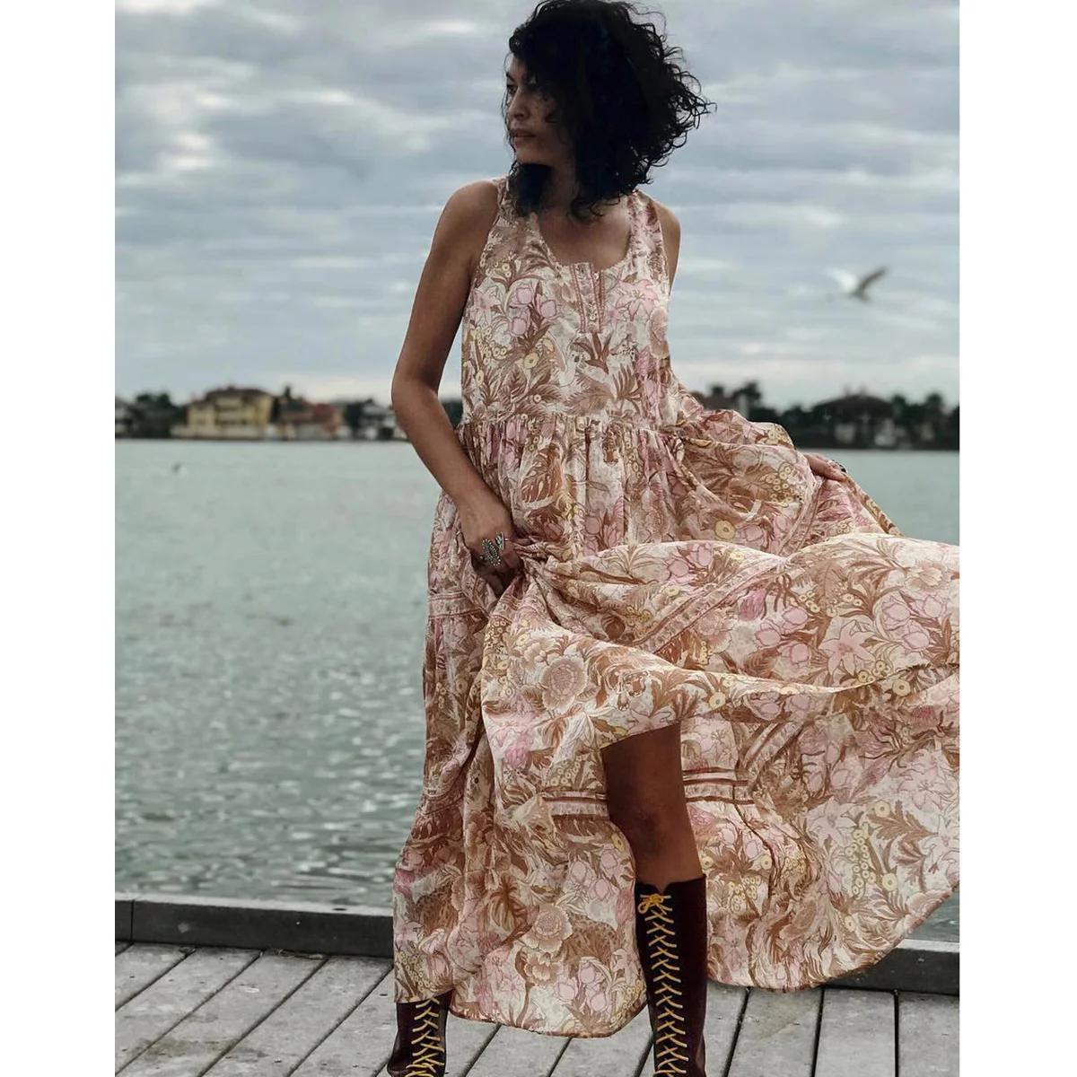 Jastie Jungle Maxi Sundress Gypsy Floral Print Long Dress Button-up V-Neck Women Dresses 2019 Summer Sleeveless Boho Beach Dress
Jastie Jungle Maxi Sundress Gypsy Floral Print Long Dress Button-up V-Neck Women Dresses 2019 Summer Sleeveless Boho Beach Dress
