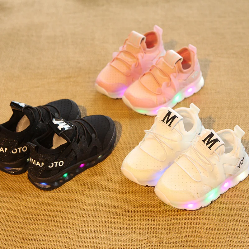 2017 cool fashion LED shoes for kids baby Spring/Autumn cool baby sneakers hot sales glowing shinning girls boys shoes
2017 cool fashion LED shoes for kids baby Spring/Autumn cool baby sneakers hot sales glowing shinning girls boys shoes