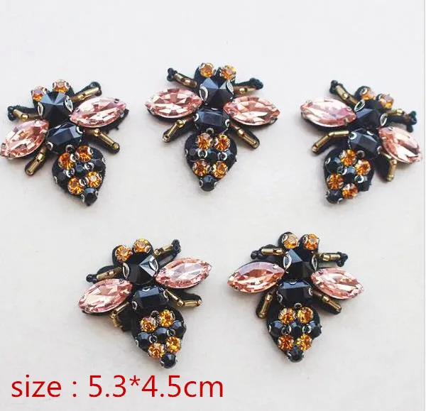 Bees Rhinestones Bead Brooch Patches Applique Vintage Embroidered Fabric Sew On Patch for Shoes Bags Clothing Decoration
Bees Rhinestones Bead Brooch Patches Applique Vintage Embroidered Fabric Sew On Patch for Shoes Bags Clothing Decoration